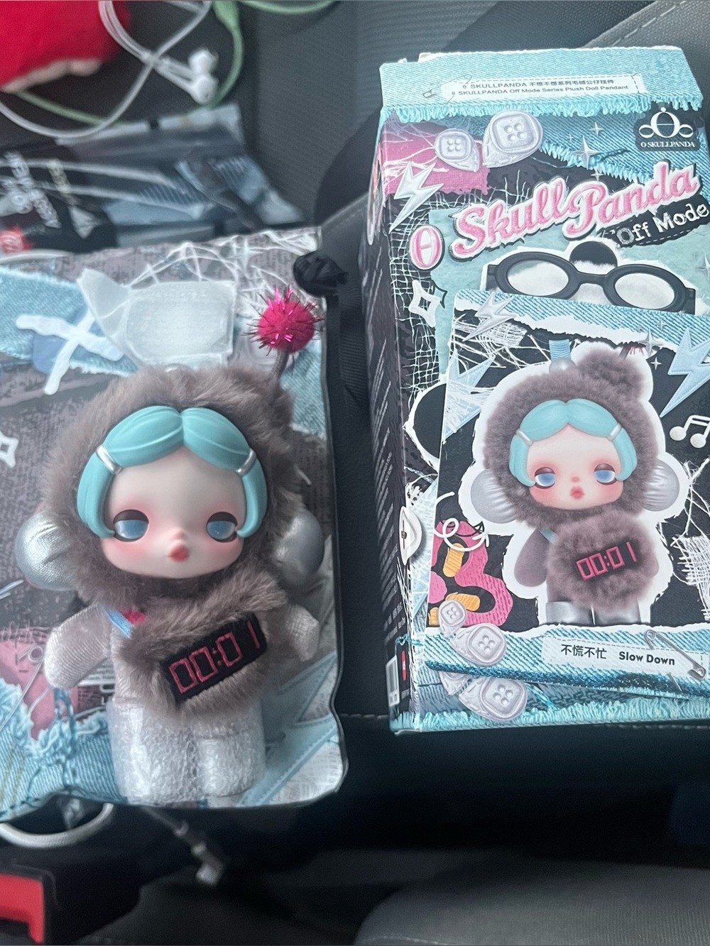 POP Mart Skullpanda Off Mode Slow Down plush doll pendant